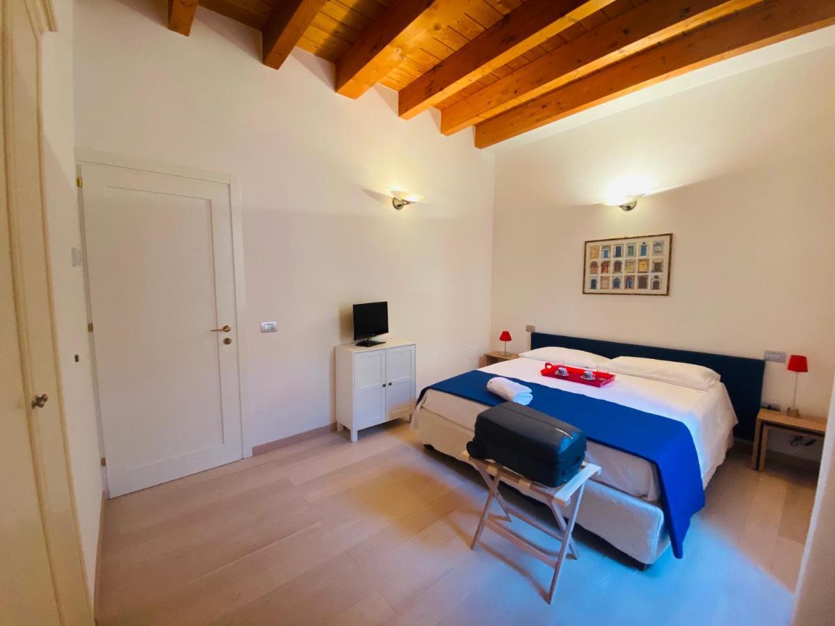Ng Guest House Il Ris Sassari Bagian luar foto