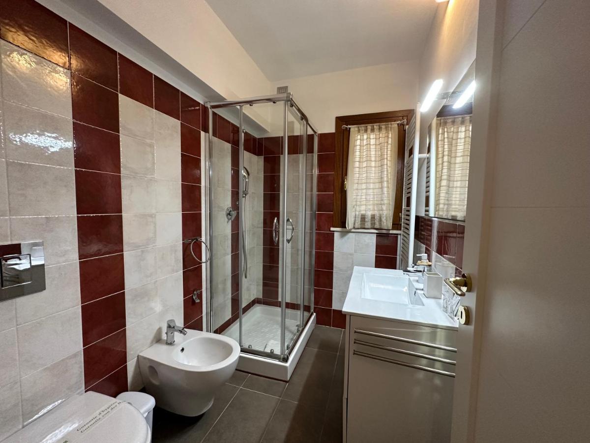 Ng Guest House Il Ris Sassari Bagian luar foto